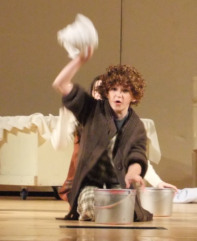 07. Dorian as Annie